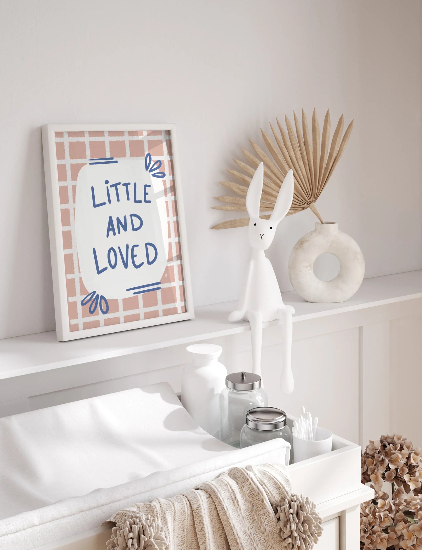 alt= Póster Little and loved - Kago Studio