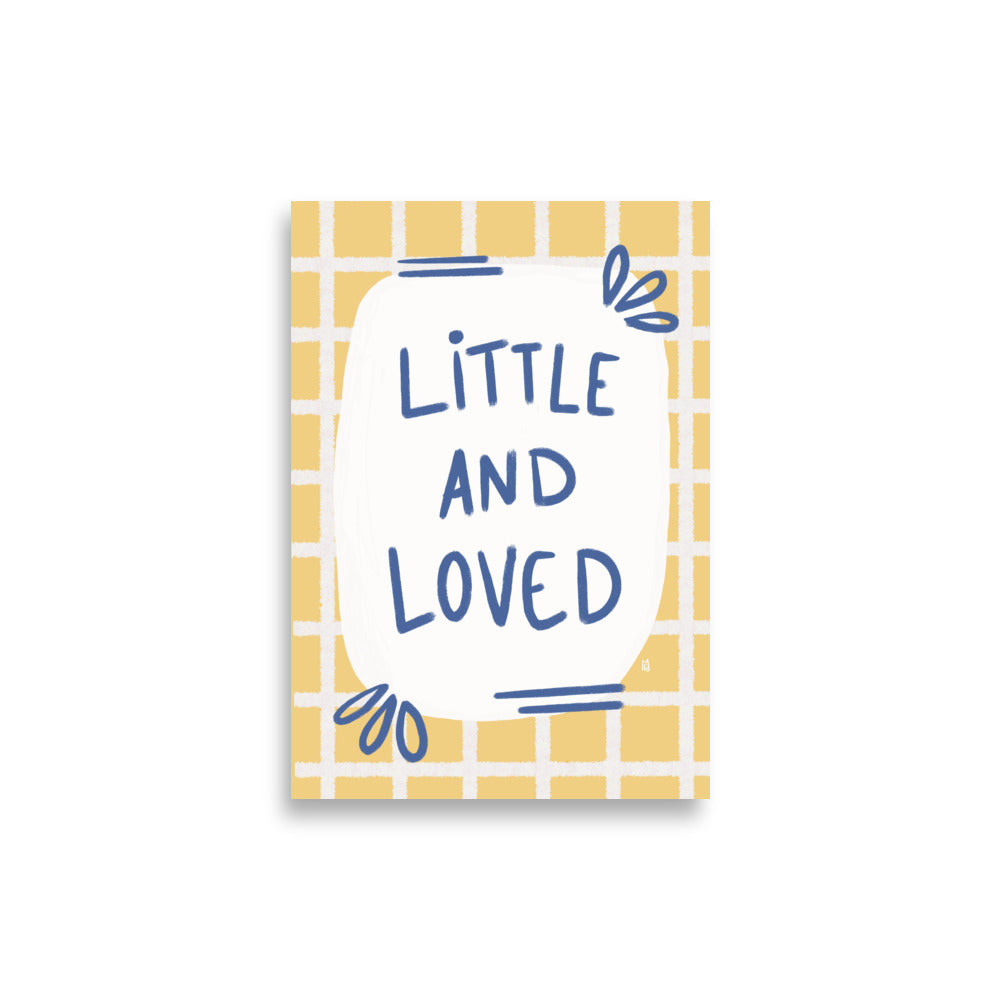 alt=Póster infantil Little and loved - Kago Studio