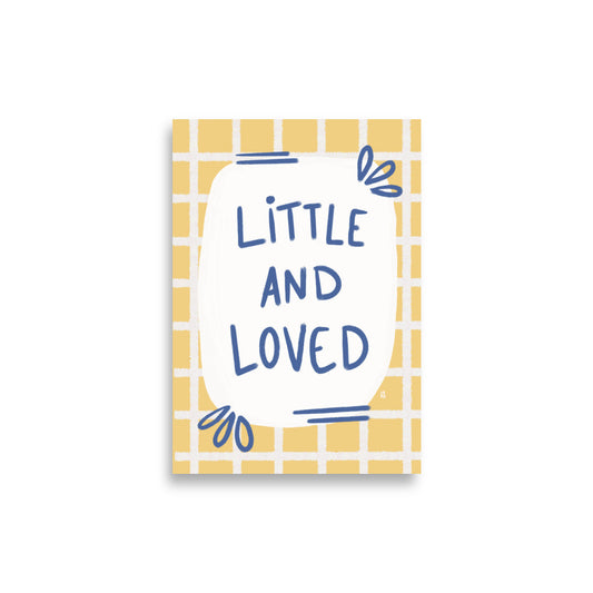 alt=Póster infantil Little and loved - Kago Studio