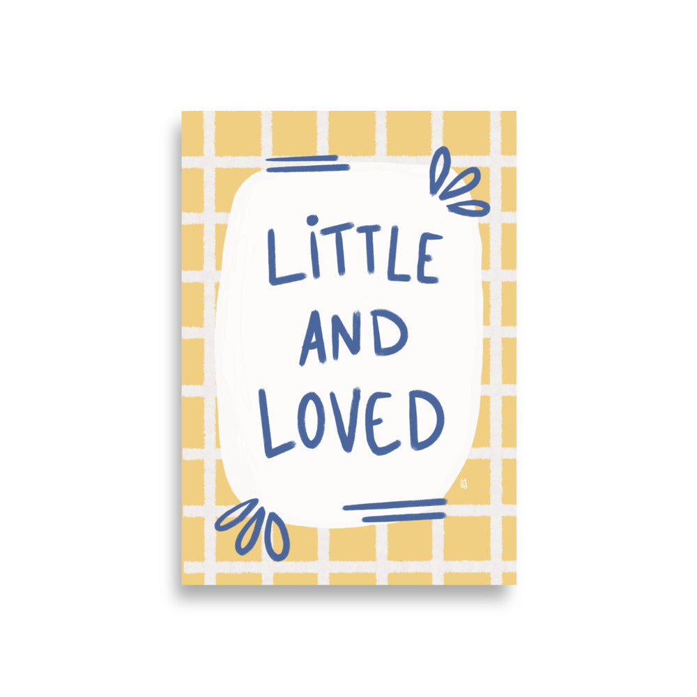 alt=Póster infantil Little and loved - Kago Studio