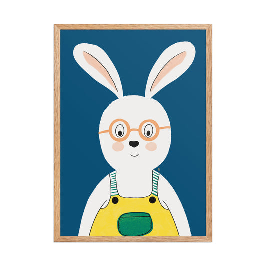 alt="Póster infantil conejo con salopeta y gafas sobre papel mate grueso – decoración adorable para cuarto de niños"