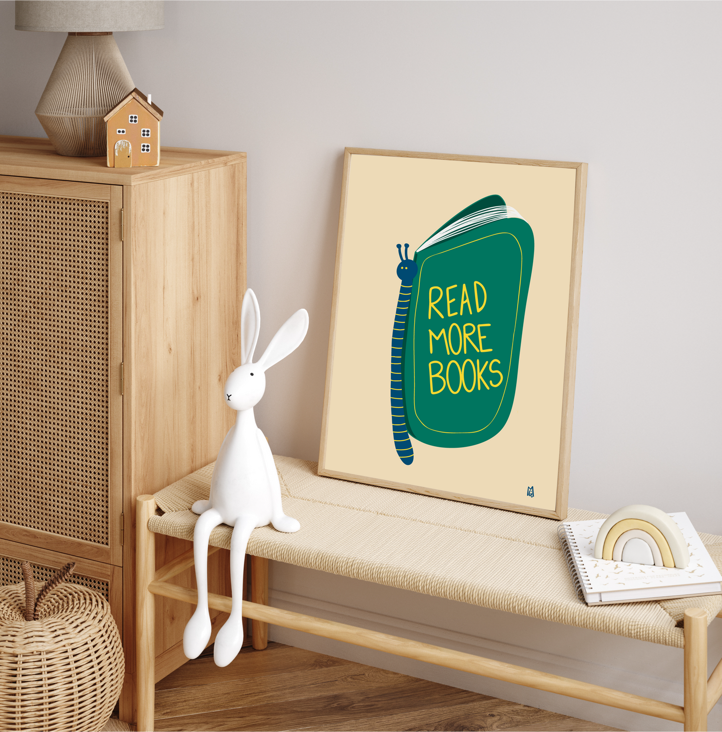 alt="Póster infantil Mariposa de libro con marco sobre papel mate grueso – decoración divertida y colorida"