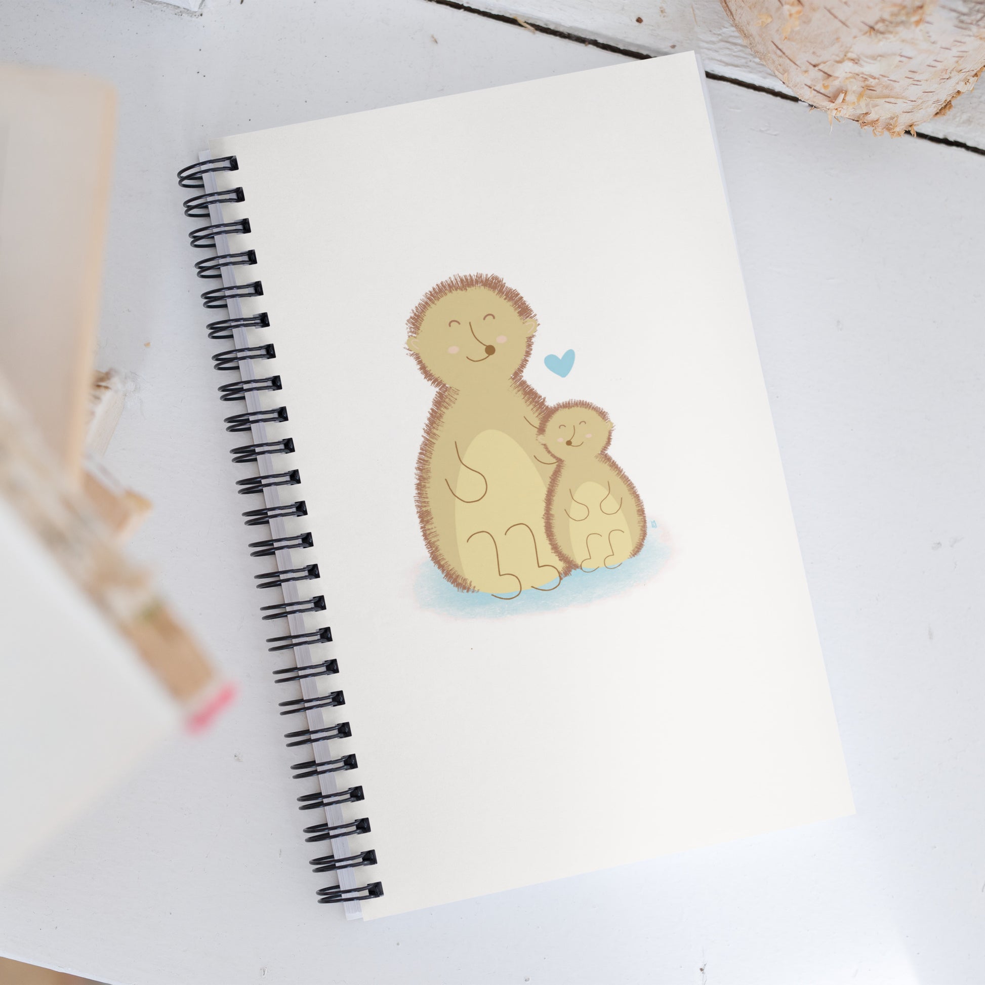 alt="Libreta Mamá y peque – cuaderno creativo de anillas con diseño floral, 100 páginas punteadas para embarazo, recetas o journaling"