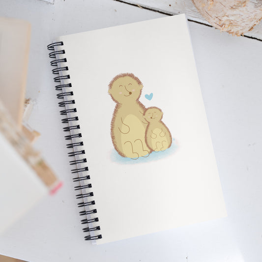 alt="Libreta Mamá y peque – cuaderno creativo de anillas con diseño floral, 100 páginas punteadas para embarazo, recetas o journaling"