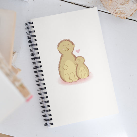 alt="Libreta Mamá y peque – cuaderno creativo de anillas con diseño floral, 100 páginas punteadas para embarazo, recetas o journaling"